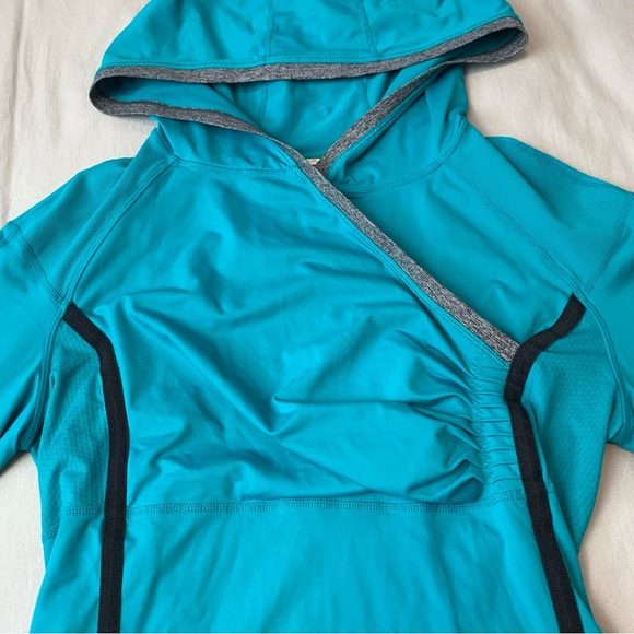 Lululemon run track hoodie turquoise colour size 8 - Picture 7 of 7